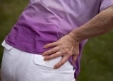 老人养生做到“四个一”有效防腰痛